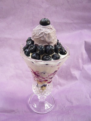 ブルーベリーパフェ